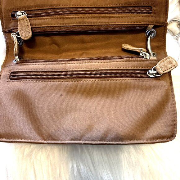 Wilsons Leather Maxima Tan Suede Wallet Purse boho retro Y2k 90s Luxury Brown - Picture 3 of 14